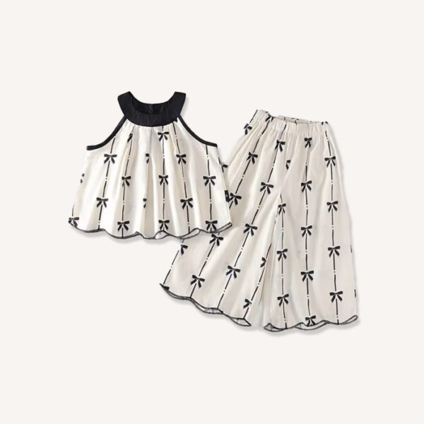 Stylish girls’ summer outfit – sleeveless bow halter top with wide-leg pants.